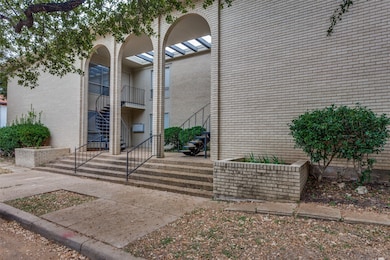 3828 W 7th St, Fort Worth, TX 76107 - photo 4
