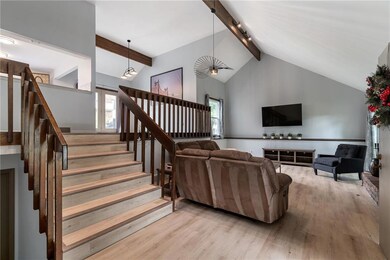 8652 Greenway Ln, Lenexa, KS 66215 - photo 7