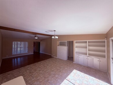4427 Trafalgar Dr, Houston, TX 77045 - photo 4
