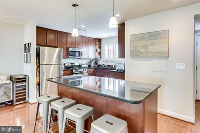 4117 S Four Mile Run Dr unit B, Arlington, VA 22204 - photo 5