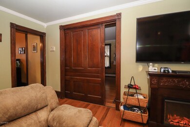 POCKET DOORS