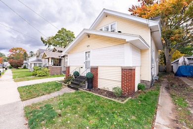 929 Ireland Ave, Muskegon, MI 49441 - photo 7