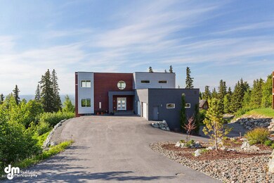 Driveway with Plenty of Space
