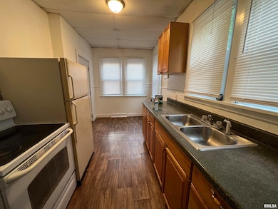 404 W Elm St, Carbondale, IL 62901 - photo 3