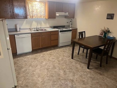 603 6th Ave N, Wolf Point, MT 59201 - photo 3