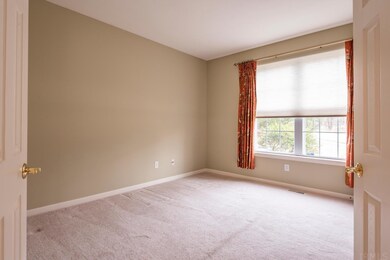 816 S Fieldcrest Ct, Bloomington, IN 47401 - photo 5