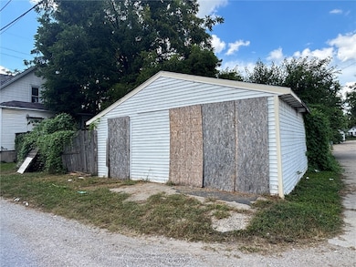 217 11th St NW, Cedar Rapids, IA 52405 - photo 3