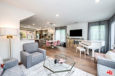 6760 Gill Way, Los Angeles, CA 90068 - photo 4