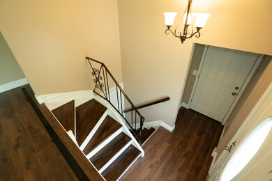 102 Pecos Cir, Carpentersville, IL 60110 - photo 3