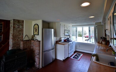 1147 Stage Rd, South Pomfret, VT 05067 - photo 5