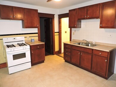 55 Pine St, Ludlow, MA 01056 - photo 4