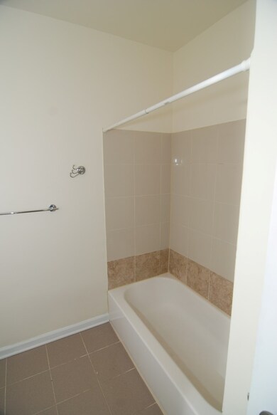 6318 N Mozart St unit 3F, Chicago, IL 60659 - photo 2