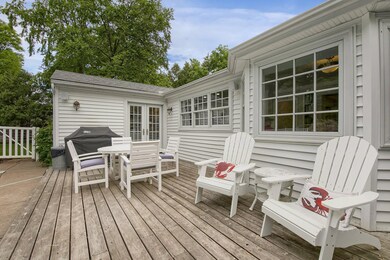 3860 Honeysuckle Rd, Wayzata, MN 55391 - photo 6