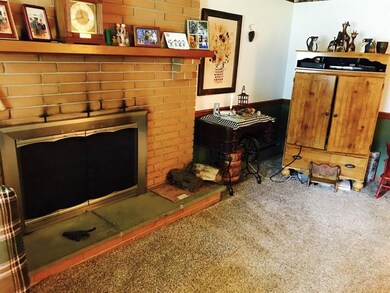 1040 Hickory Ln, Indiana, PA 15701 - photo 3