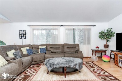 04-Living Room_MAX7830