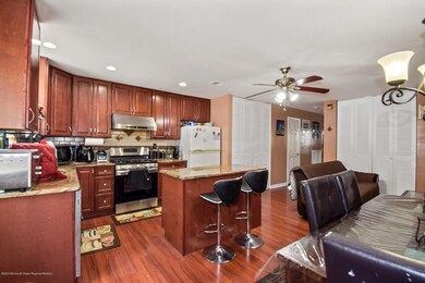 647 Gambocz Ct, Monmouth Junction, NJ 08852 - photo 6