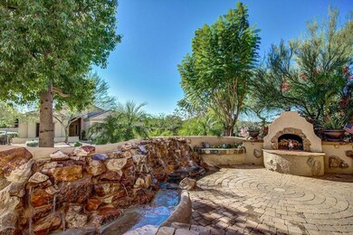 Outdoor entertainint in front!