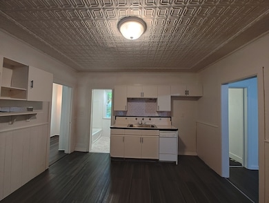 74 Linden St unit 2nd Floor, Holyoke, MA 01040 - photo 5