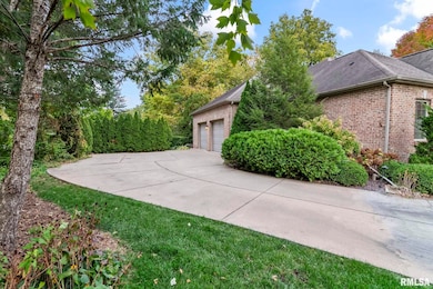 2001 Maryknoll Place, Springfield, IL 62704 - photo 2