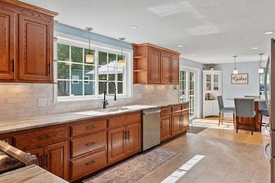 380 Chestnut St, Franklin, MA 02038 - photo 5