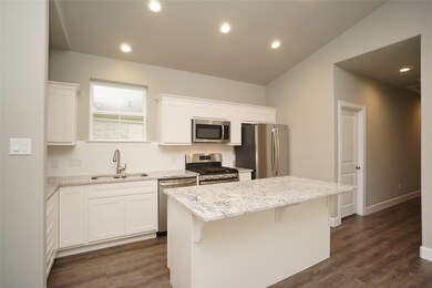 1137 4th St, Rosenberg, TX 77471 - photo 7