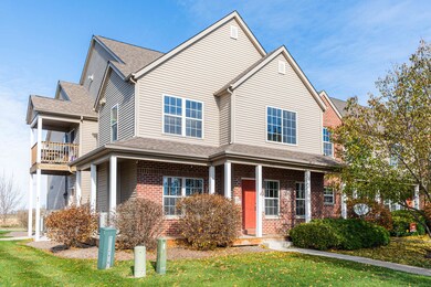 639 Stonegate Dr, Sycamore, IL 60178 - photo 2