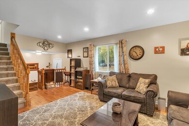 09-1042-Lowe-St-WindowStill-Real-Estate-