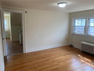 2403 W Allen St unit 3rd Fl, Allentown, PA 18104 - photo 2