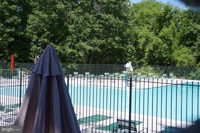 7640 Tremayne Place unit 211, McLean, VA 22102 - photo 3