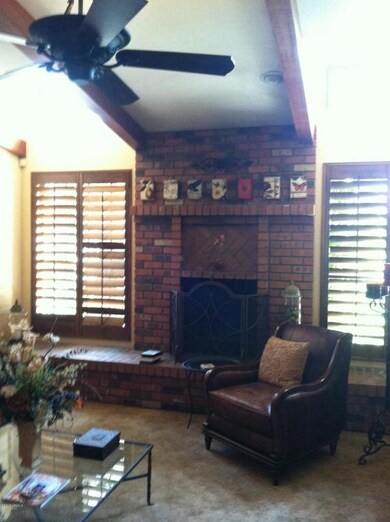 lvg rm fireplace