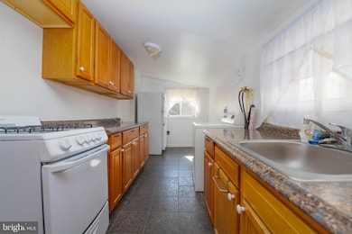 510 S Patterson Park Ave, Baltimore, MD 21231 - photo 7