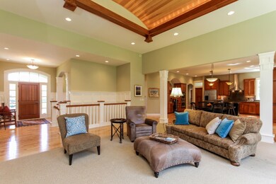 008-Living_Room-2686356-medium