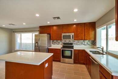 1718 E Pebble Beach Dr-0897