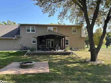 609 S Cedar Ave, Graettinger, IA 51342 - photo 2