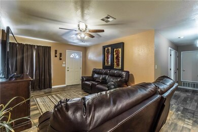 693 Desert Sage Dr, Horizon City, TX 79928 - photo 5