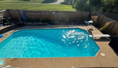 810 N Cloverdale Ct, Independence, MO 64056 - photo 6