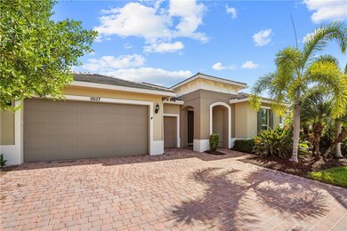 10127 SW Cypress Wood Ct, Port Saint Lucie, FL 34987 - photo 2