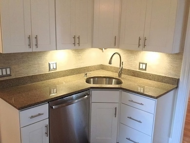 28 Berry St unit 28, Quincy, MA 02169 - photo 4