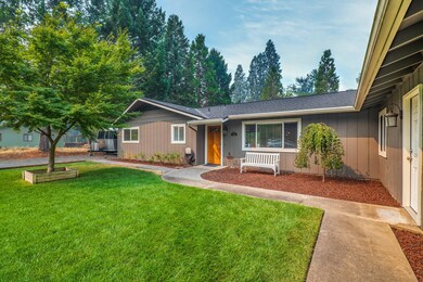 122 Saradan Ln, Grants Pass, OR 97527 - photo 4