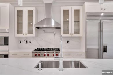 516 Undercliff Ave, Edgewater, NJ 07020 - photo 6