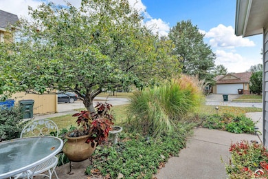 2416 Lancaster Dr, Lawrence, KS 66049 - photo 6