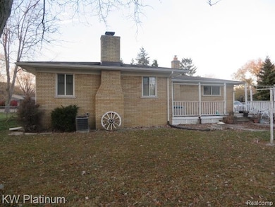 49400 Callens Rd, Chesterfield, MI 48047 - photo 4