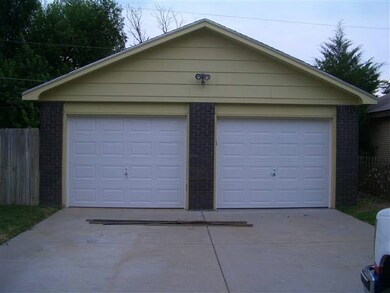 detached garage