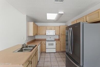 006_Kitchen