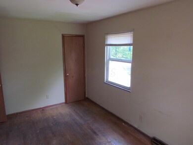 IMG_2369bedroom1