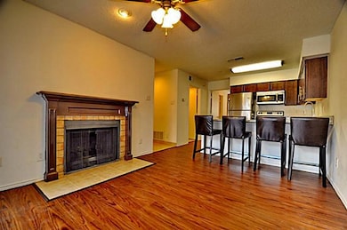 6910 Skillman St unit 3010, Dallas, TX 75231 - photo 2