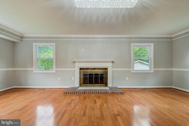 9206 Lawnview Ln, Laurel, MD 20708 - photo 4