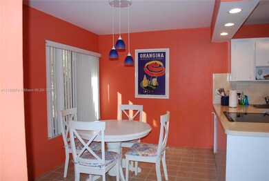 Eat-in Kitchen