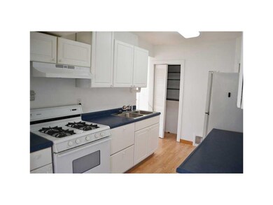 Kitchen. Newer cabinets