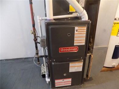 123 8th St, Vandergrift, PA 15690 - photo 5